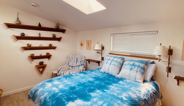 Blissful Beach Bungalow - 5 min from the Beach!
