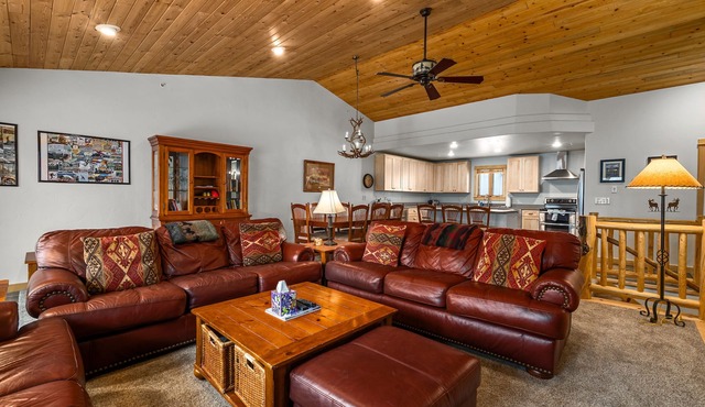 Bluebird Days! Duplex with Private Deck & Views, 2 Car Garage!