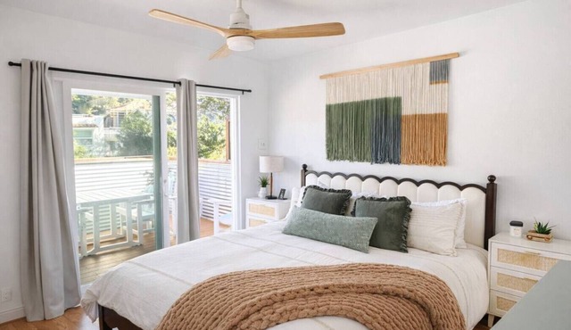 Boho Bungalow+walkable+stocked kitchen+BBQ+private