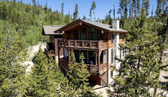 Breathtaking Lakefront Retreat with Beautiful Views and Outdoor Spaces in Grand Lake, Colorado