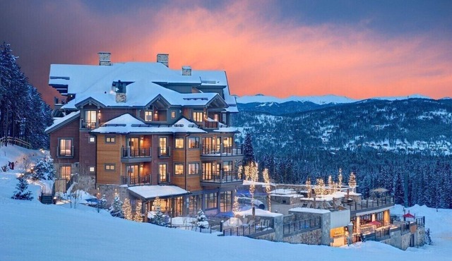 Breckenridge 2-bedroom sleeps 8 ski-in ski-out condo hot tub all the amenities