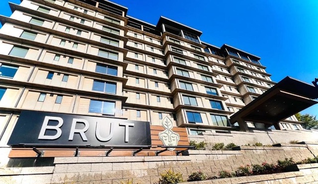 Brut Hotel