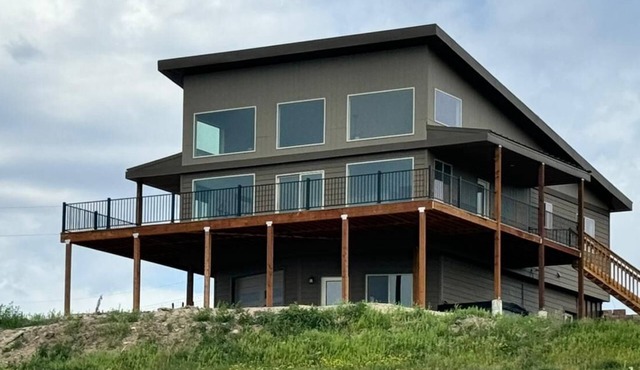 Bull Mountain Lodge ~ Stunning views of valley, lakes and meadow, brand new home