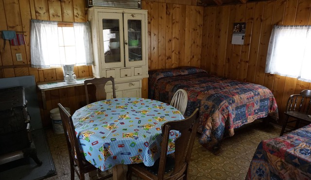 Cabin 6 at Sportsman’s Lodge, Rustic Cabin 6 at Sportsman's Lodge