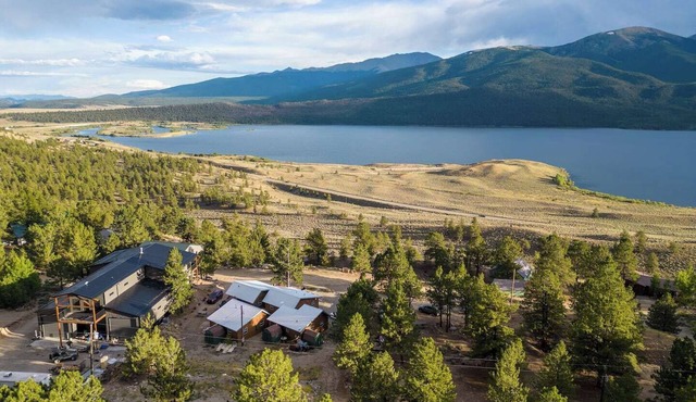 Cabin Compound | Lake + Alpine Lookout | Fast Wifi