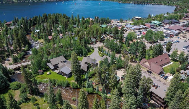 Cabin on the River- Walk to Main St