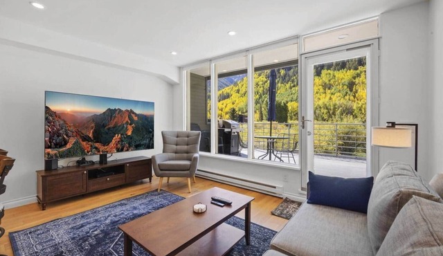 Canyon Vista: Long Term Luxury Stays