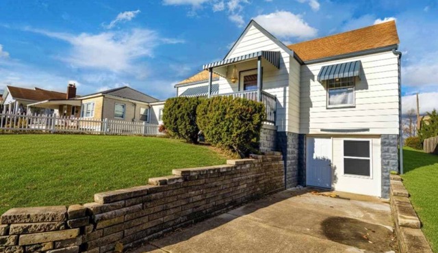 Captain's Landing-Spacious 4Bedroom Near Campus Parks & Dining FREE PIZZA