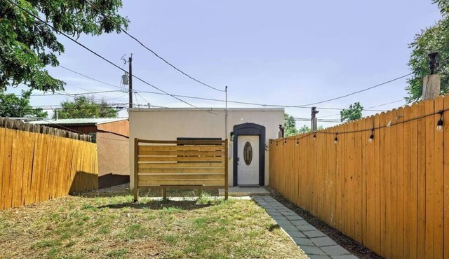 Carriage House in RiNo, Walk to Eateries and Shops