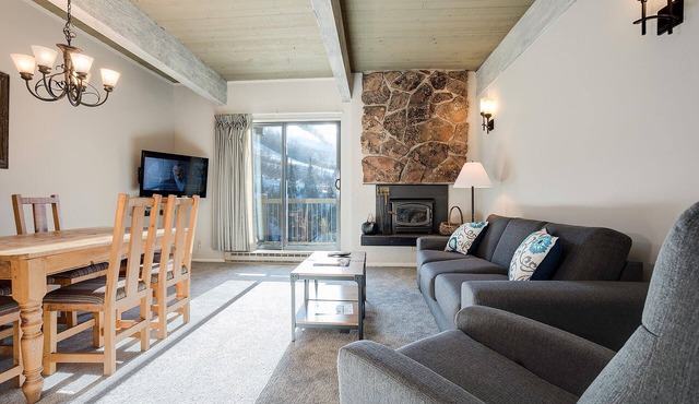 CB315 | Updated Condo | Ski In/Out | Outdoor Pool and Hot Tub | Winter Shuttle
