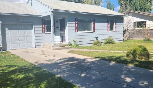 Centrally located Alamosa house - License No. 1430