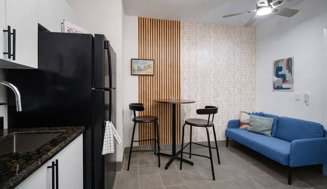 Charming 1-bedroom aFLL apartment near Sawgrass & Hard Rock with WiFi, AC.