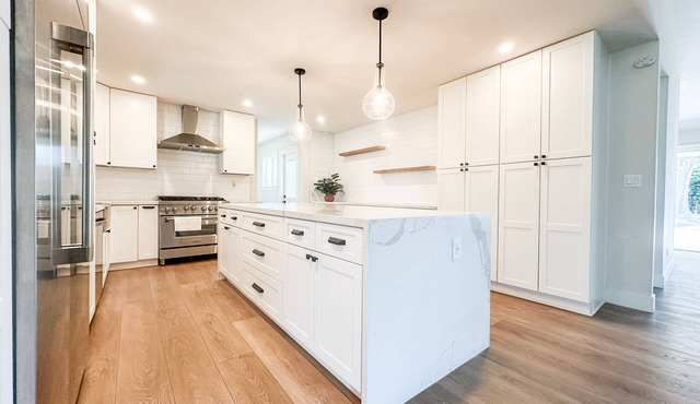 Charming 1-bedroom suite with WiFi and AC in Eastvale with private bathroom