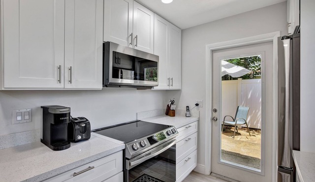 Charming 2-bedroom house in gorgeous Fort Lauderdale with WiFi, AC