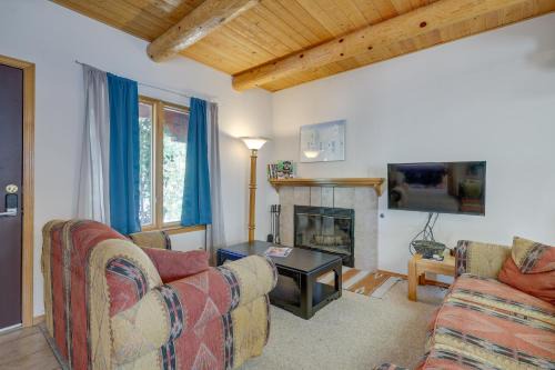 Charming Amalia Retreat w/Fireplace & Grill!