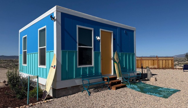 Charming Desert Beach House Tiny home, with AC, WiFi, game room/fitness room.