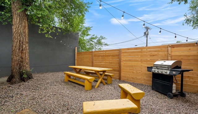 Charming Downtown Cottage | Pet-Friendly | Firepit