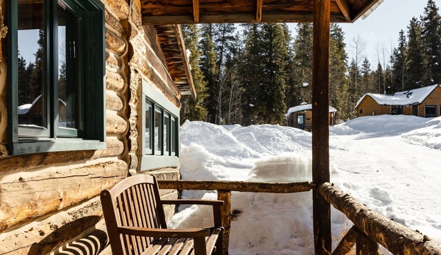 Charming Historic Mountain Cabin at Dreamy Art & Nature Retreat Center