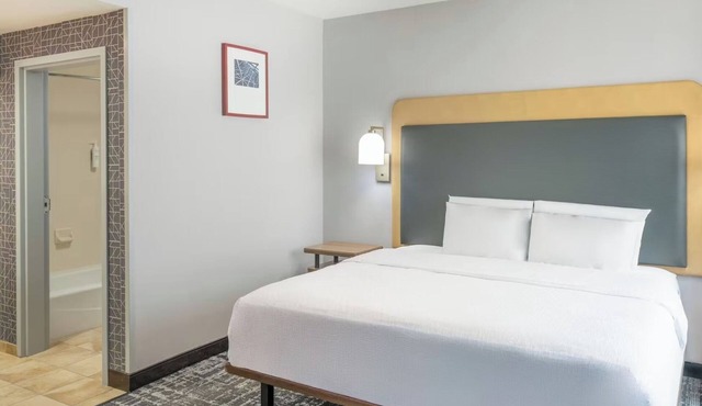 Charming Modern Executive Suite Near Shops, Trails, and Southpointe Activities