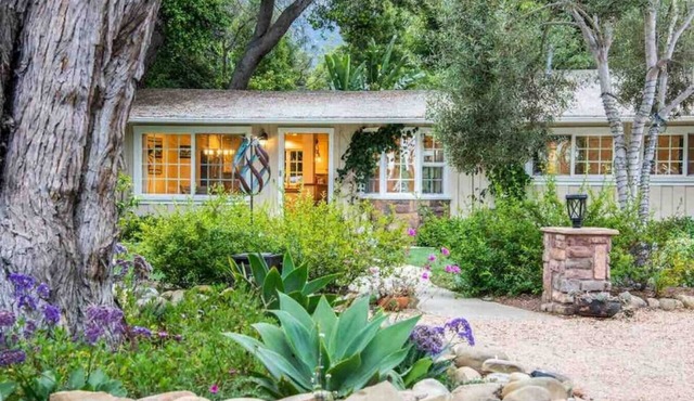 Charming Ranch w/spa, 1/2 acre near Miramar Beach