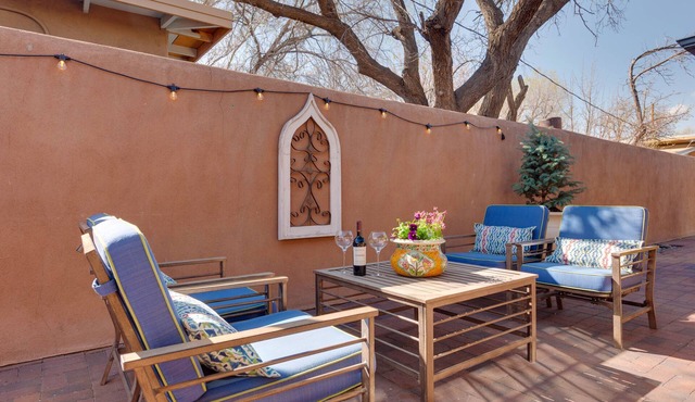Charming Santa Fe Casita Private Patio Walk to Plaza