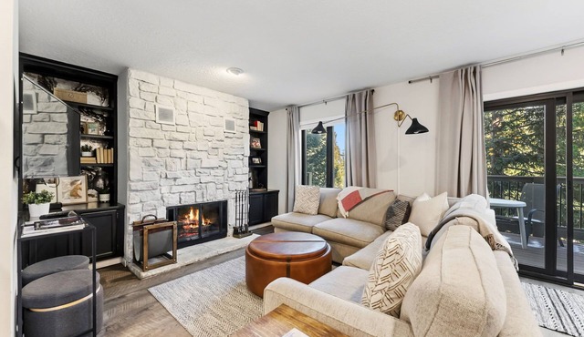 Charming Two Bed, Three Bath Nestled In The Heart Of Breckenridge!