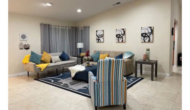 Cheerful 4-bedroom home with fireplace