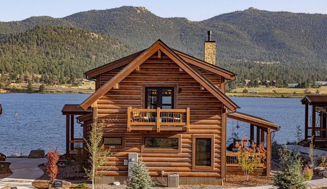 Chic Lakefront Cabin - Best Views! Jacuzzi, Two Patios, Indoor/Outdoor Fireplace