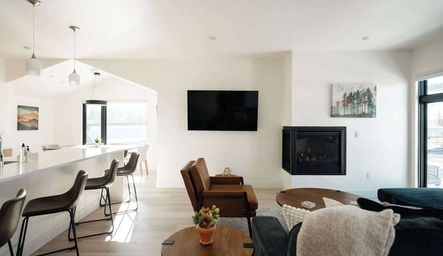 Chic Silverthorne Condo with Rocky MTN Vista Views