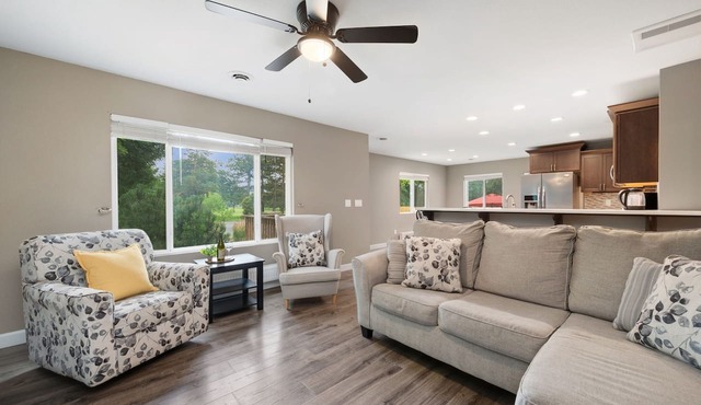 City Park Retreat Near Golf, Parks & Old Town