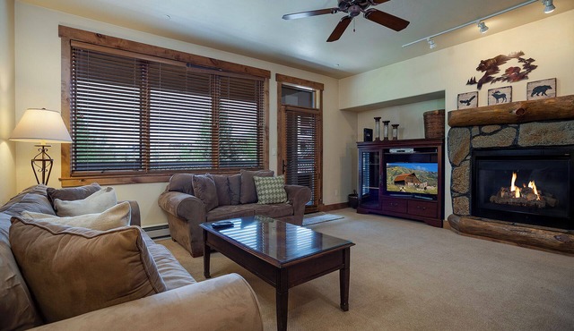 CL3210 | Gorgeous Mountain Views | Winter Shuttle | Hot Tubs | 200 Yds to Mtn
