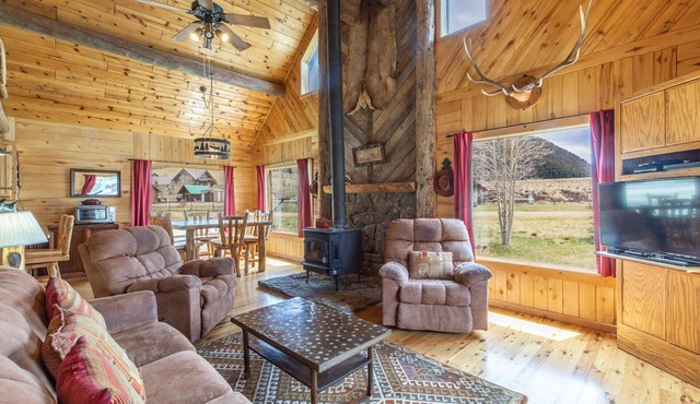 Classic Colorado Cabin - ATV's Welcome - Grill/Deck/Mountain Views