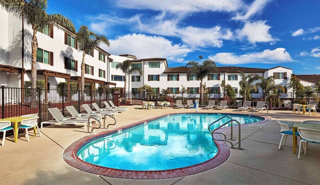 Classic King Room | Free Parking, 1.9 mi to Monarch Butterfly Grove