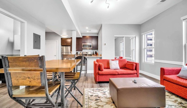 Cle Suites 2BR/1BA | 5 min Walk to Cle Clinic #9