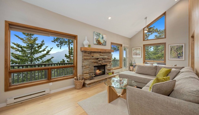 Cliffview Luxury Vacation Rental At Windcliff 3 Bedroom Home by RedAwning
