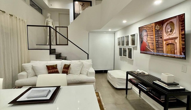 Coconut Grove Fashion Loft · Pool & Backyard · Walkable