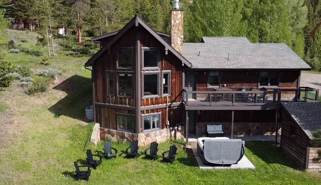 Colorado Home with Hot Tub! Close to Ski Resorts, Golf and Lakes