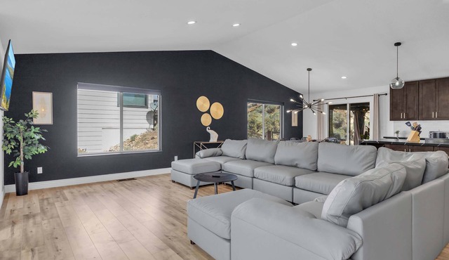 Colourful Hills South Reno|18Mins-Downtown|Sleeps10