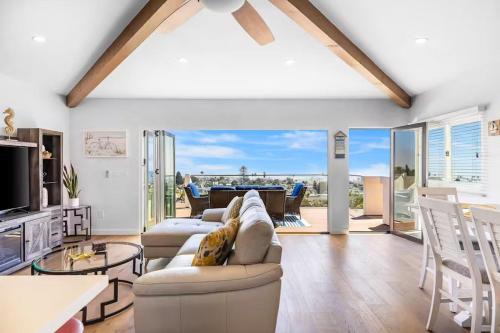 Combo Homes Ocean Views Patios Walk 2 Downtown