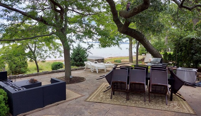 Come Enjoy this Cozy Cottage and Relax