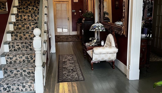 Commodore Bed & Breakfast / Commodore Suite