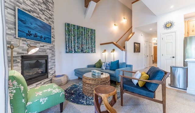 Condo in Silverthorne Close to Ski Resorts w/Private Balcony & Work Area!