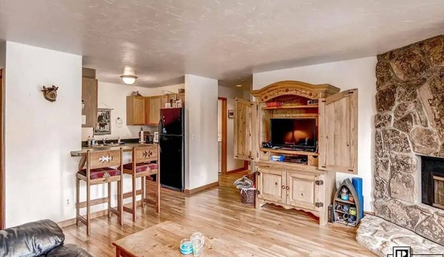 Condo in the heart of Steamboat w/private grill & shared hot tubs