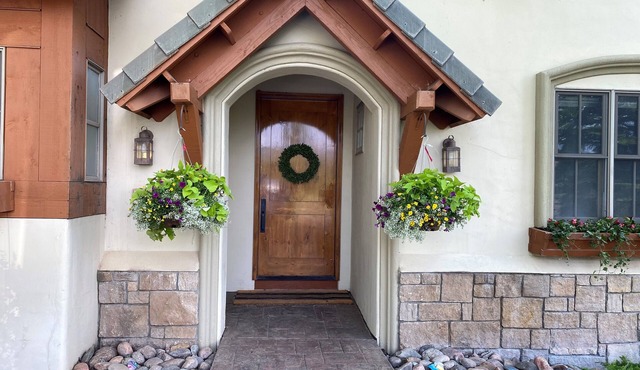 Cordillera 4 bed home, golf, biking, hiking, hot tub, Vail & BeaverCreek skiing
