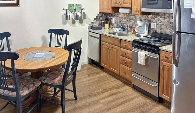 Cozy 1-bedroom resort with WiFi, fitness room in lovely Granby