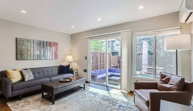 Cozy 2 BDR Home in Boulder with Hot Tub