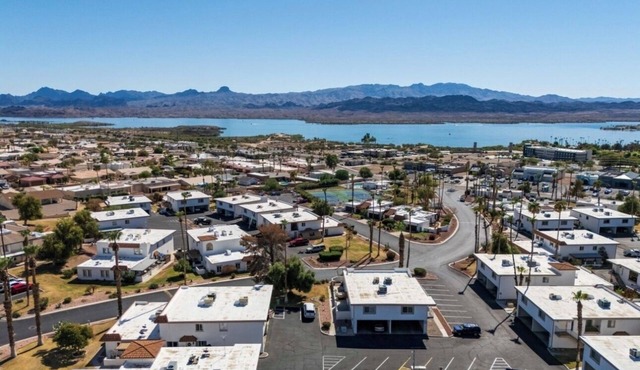 Cozy 2-Bed Lake Havasu Gem - Steps to Lake & Dining!