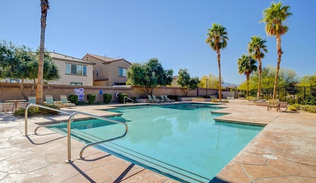Cozy 2Bed 2Bath Pool Spa Gym Jogging Trails Sleeps 8