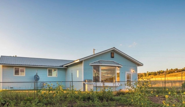 Cozy 3-Bedroom Farmhouse with Wi-Fi and Scenic Views in Norwood, CO