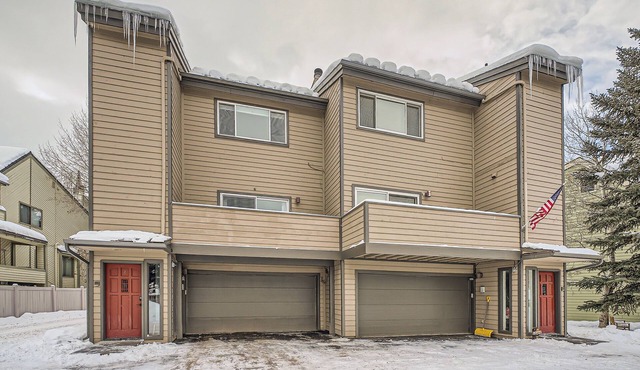 Cozy 3 story 2-bedroom townhome in charming Eagle Vail with WiFi, one car garage